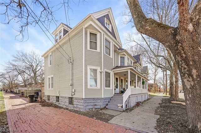 1303 Castle Avenue, Cleveland, OH 44113