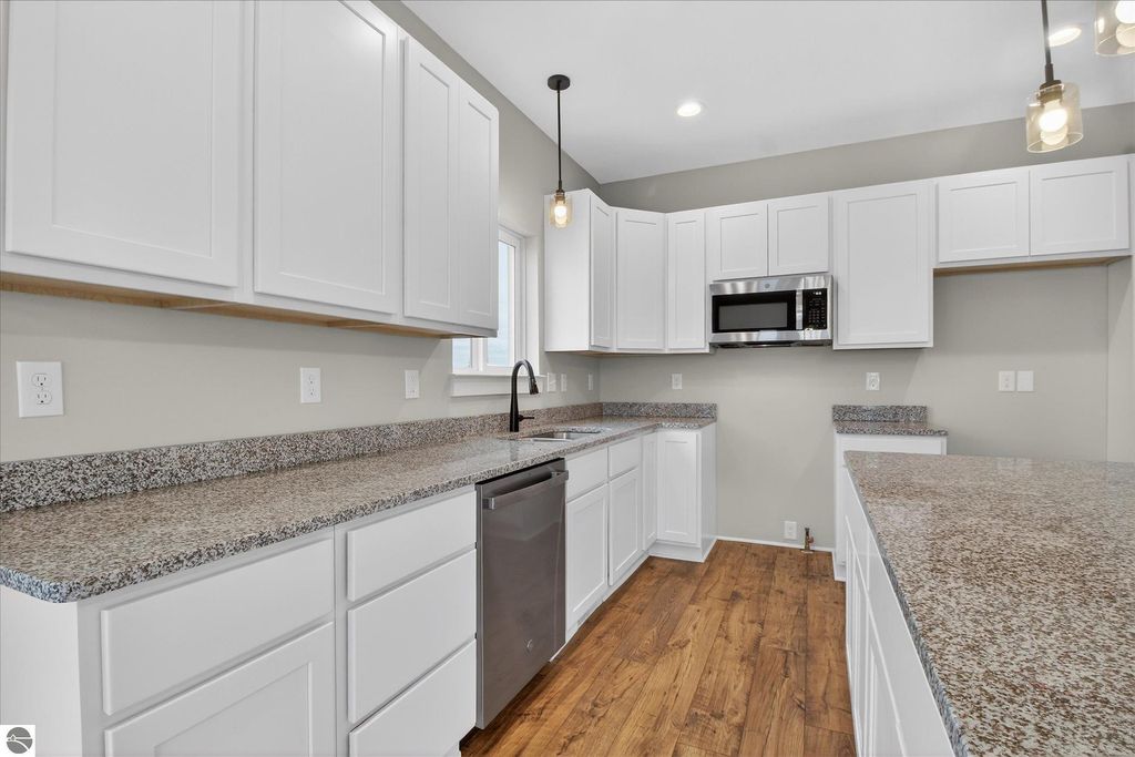 Image 14 of property listing at 247 Gemstone Drive, Alma, MI 48801