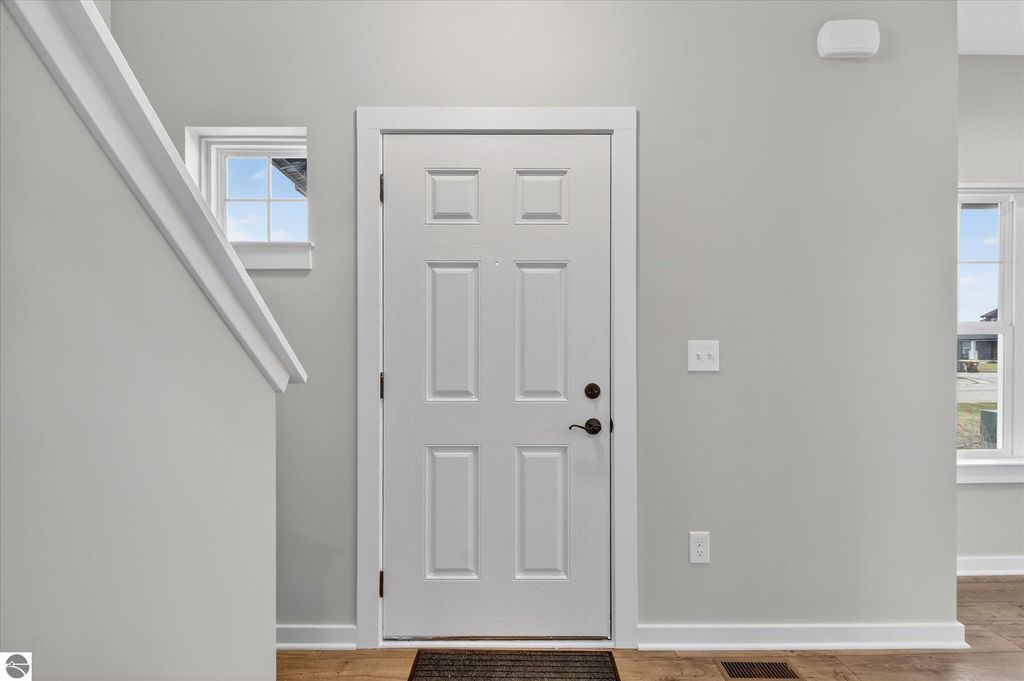 Image 7 of property listing at 247 Gemstone Drive, Alma, MI 48801