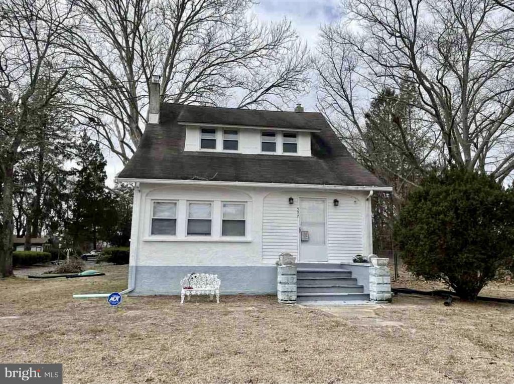 557 S WHITE HORSE PIKE, Hammonton, NJ 08037