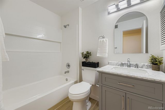 1870 S Pitkin Circle B, Aurora, CO 80017