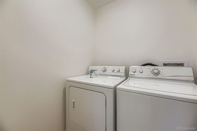 1870 S Pitkin Circle B, Aurora, CO 80017