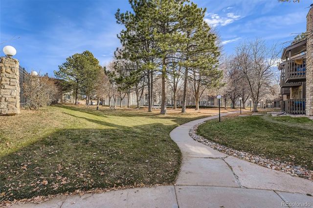 1870 S Pitkin Circle B, Aurora, CO 80017