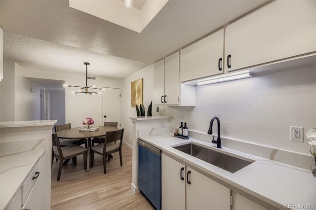 1870 S Pitkin Circle B, Aurora, CO 80017