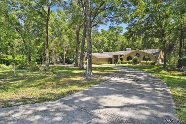 2900 W Sunrise Street, Lecanto, FL 34461