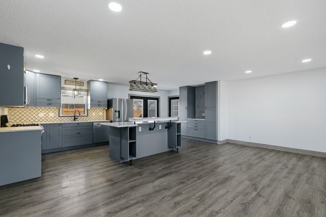 11622 27th Street W, Milan, IL 61264