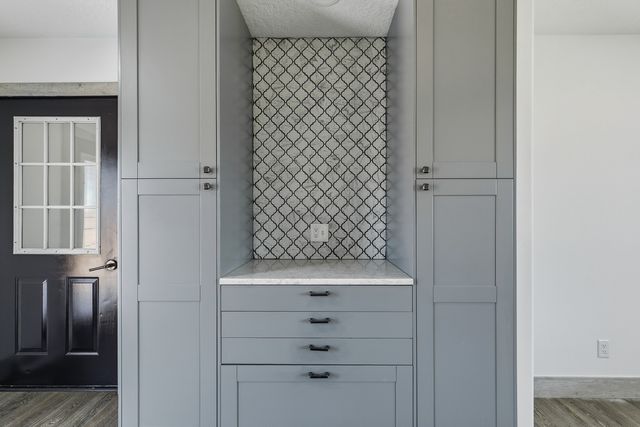 11622 27th Street W, Milan, IL 61264