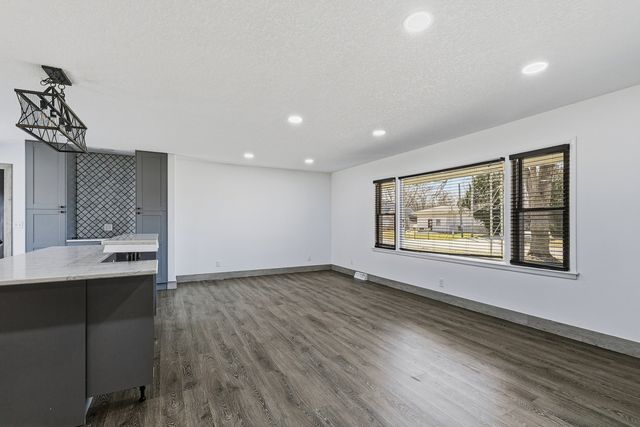 11622 27th Street W, Milan, IL 61264