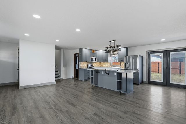 11622 27th Street W, Milan, IL 61264