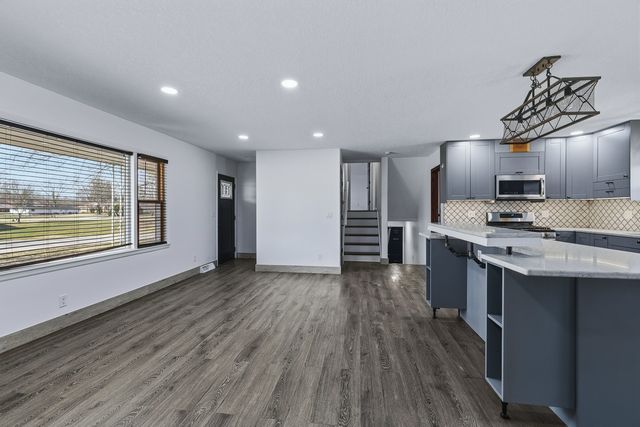 11622 27th Street W, Milan, IL 61264