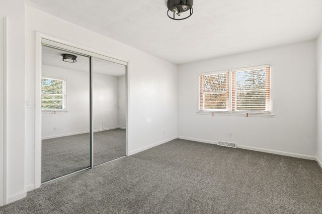 11622 27th Street W, Milan, IL 61264