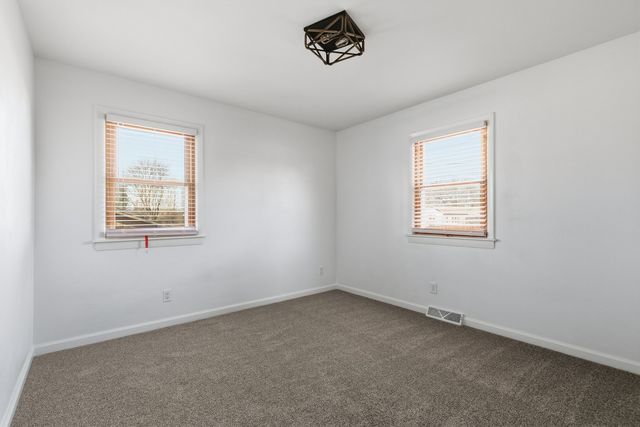 11622 27th Street W, Milan, IL 61264