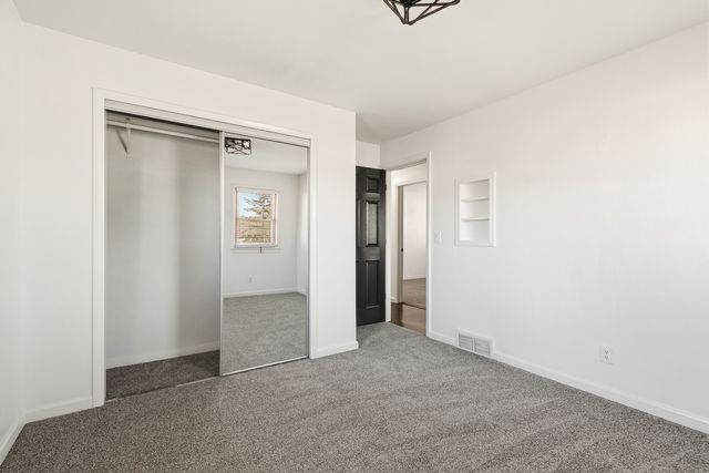 11622 27th Street W, Milan, IL 61264