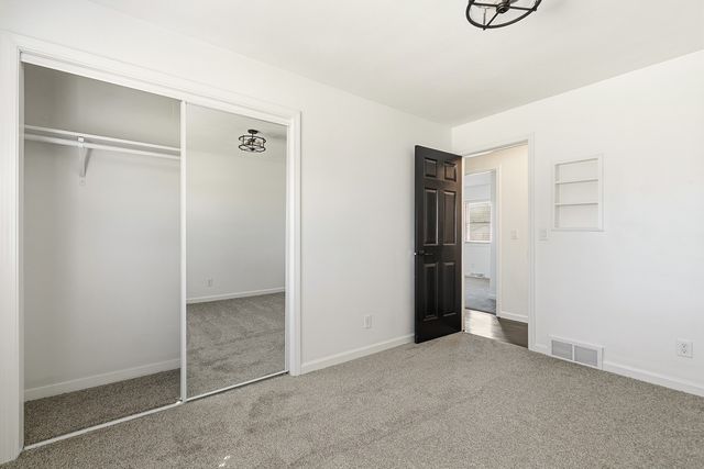 11622 27th Street W, Milan, IL 61264