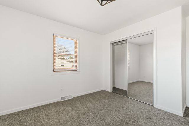 11622 27th Street W, Milan, IL 61264