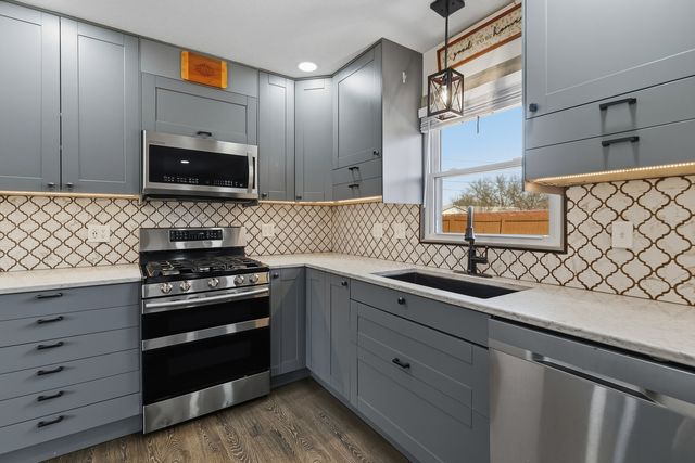 11622 27th Street W, Milan, IL 61264