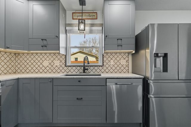 11622 27th Street W, Milan, IL 61264