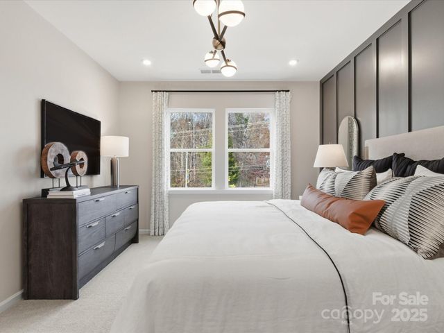 8430 Discovery Lane, Charlotte, NC 28216