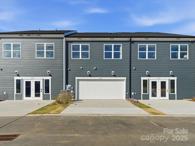 8430 Discovery Lane, Charlotte, NC 28216