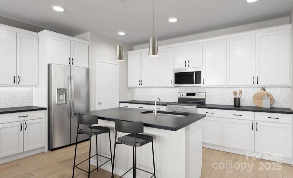 8430 Discovery Lane, Charlotte, NC 28216