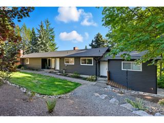 10951 Se VALLEY VIEW Ter, Happy Valley, OR 97086