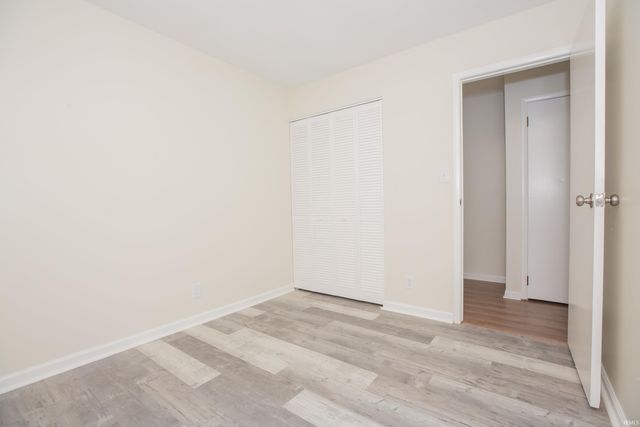 7530 Meadowview Drive, Evansville, IN 47710