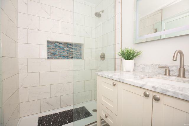 7530 Meadowview Drive, Evansville, IN 47710