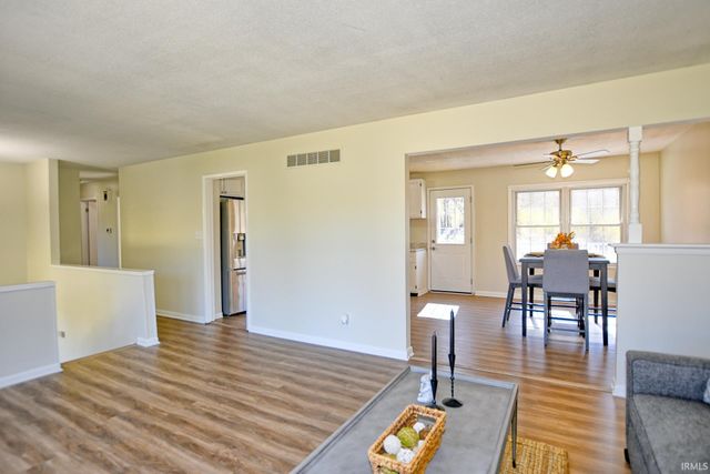 7530 Meadowview Drive, Evansville, IN 47710