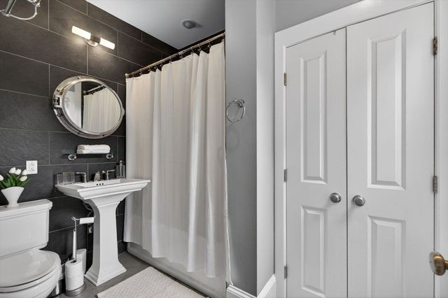 118 High St 9, Boston, MA 02129