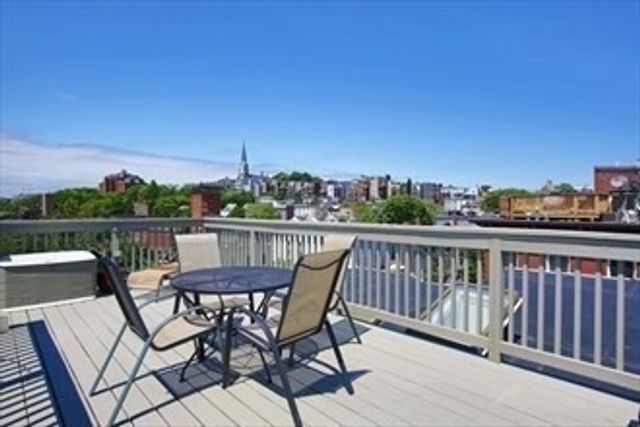 118 High St 9, Boston, MA 02129