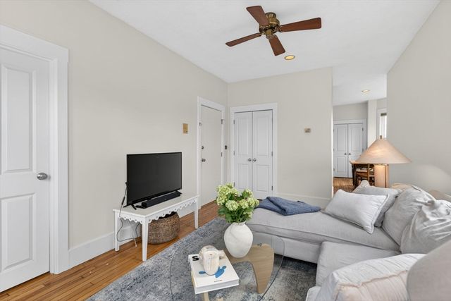 118 High St 9, Boston, MA 02129