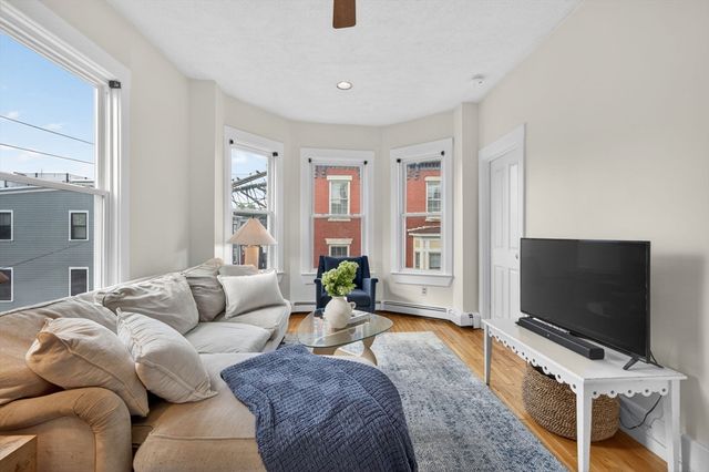 118 High St 9, Boston, MA 02129