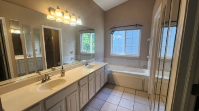 1759 Ellington Drive, Aurora, IL 60503