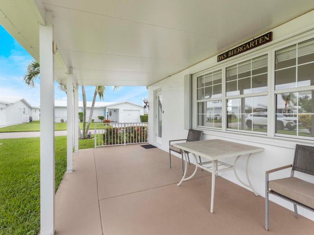 810 SW 8 Avenue, Boynton Beach, FL 33426