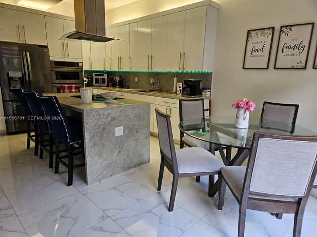 8330 NW 143rd Ter, Miami Lakes, FL 33016