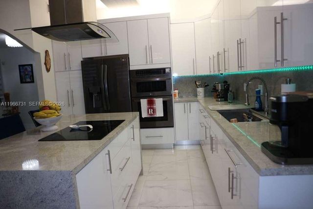 8330 NW 143rd Ter, Miami Lakes, FL 33016