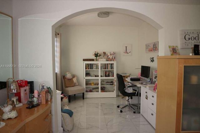 8330 NW 143rd Ter, Miami Lakes, FL 33016