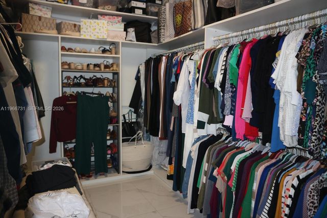 8330 NW 143rd Ter, Miami Lakes, FL 33016