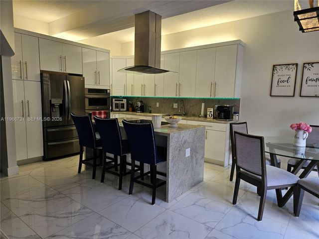 8330 NW 143rd Ter, Miami Lakes, FL 33016