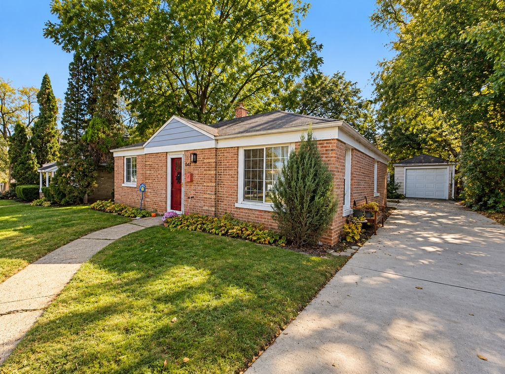 643 E Rockland Road, Libertyville, IL 60048 — photo 2