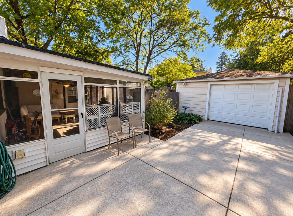 643 E Rockland Road, Libertyville, IL 60048 — photo 3