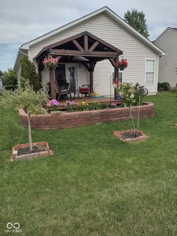 3696 White Cliff Way, Whitestown, IN 46075