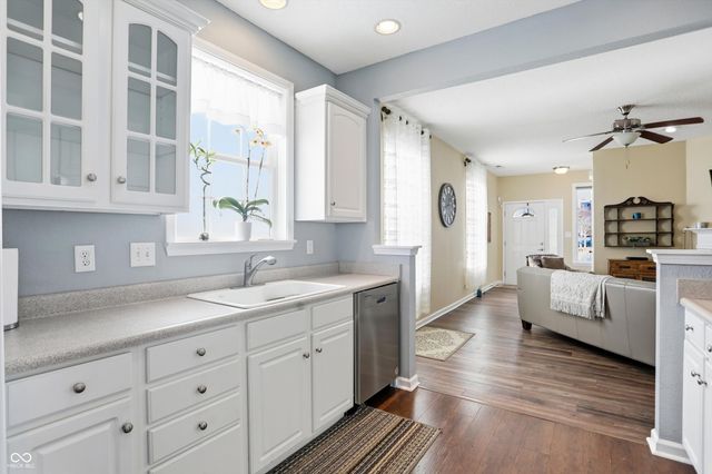 3696 White Cliff Way, Whitestown, IN 46075