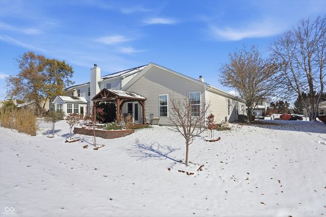 3696 White Cliff Way, Whitestown, IN 46075