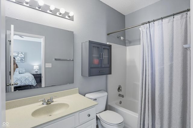 3696 White Cliff Way, Whitestown, IN 46075