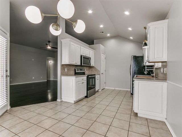 2716 SE 92nd Circle, Moore, OK 73160