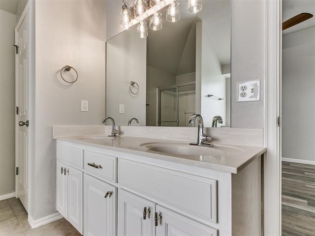 2716 SE 92nd Circle, Moore, OK 73160