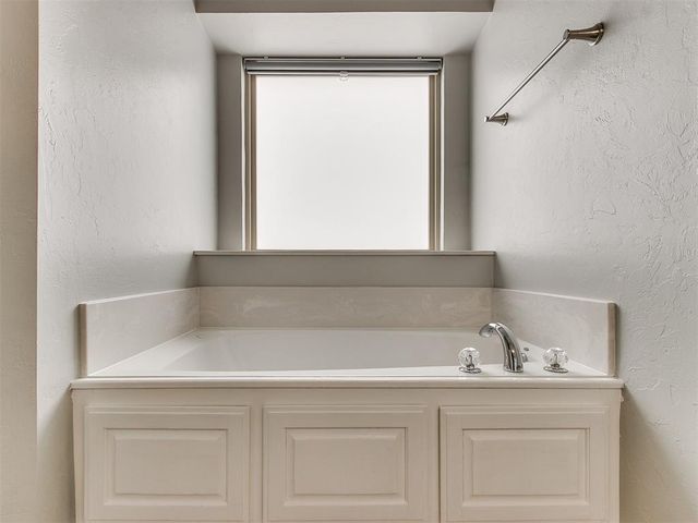 2716 SE 92nd Circle, Moore, OK 73160