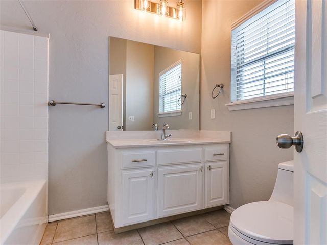 2716 SE 92nd Circle, Moore, OK 73160