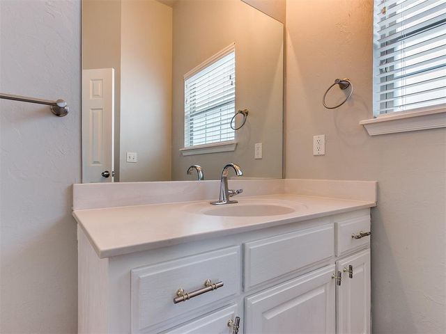 2716 SE 92nd Circle, Moore, OK 73160